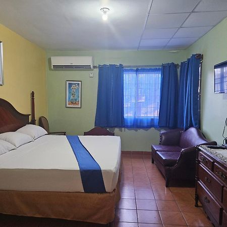 Palm Bay Guest House & Restaurant Montego Bay Kültér fotó