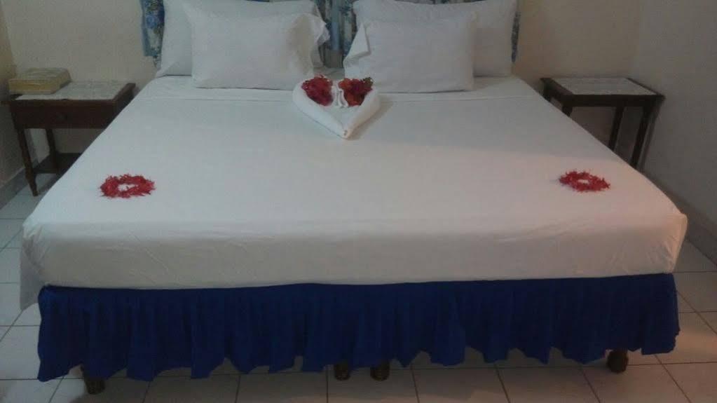 Palm Bay Guest House & Restaurant Montego Bay Kültér fotó