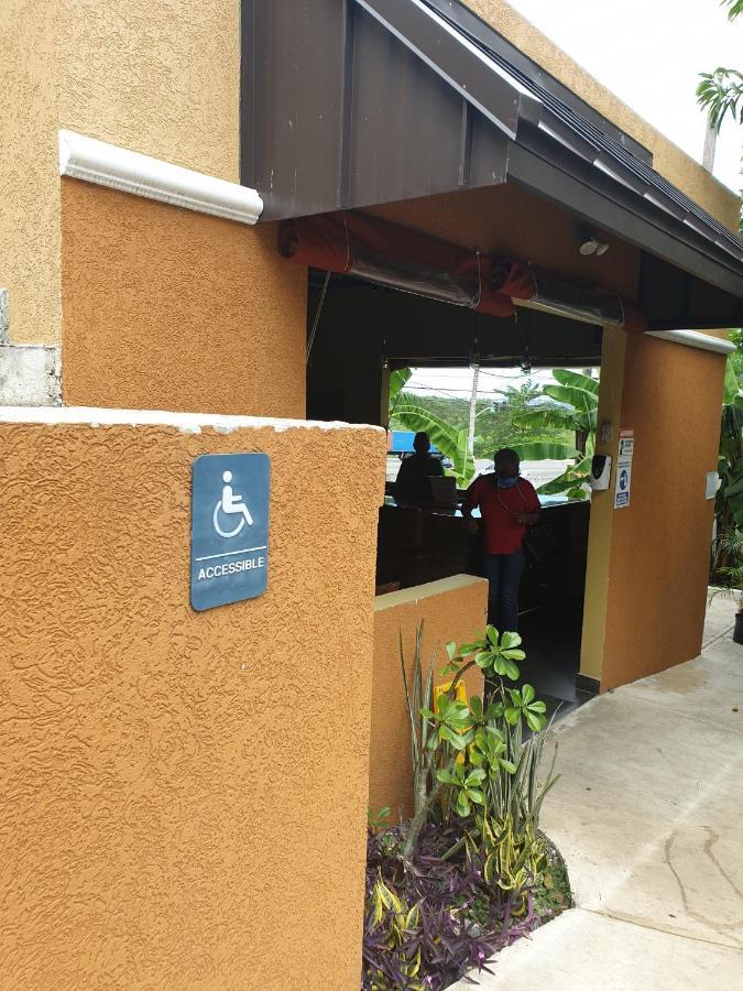 Palm Bay Guest House & Restaurant Montego Bay Kültér fotó