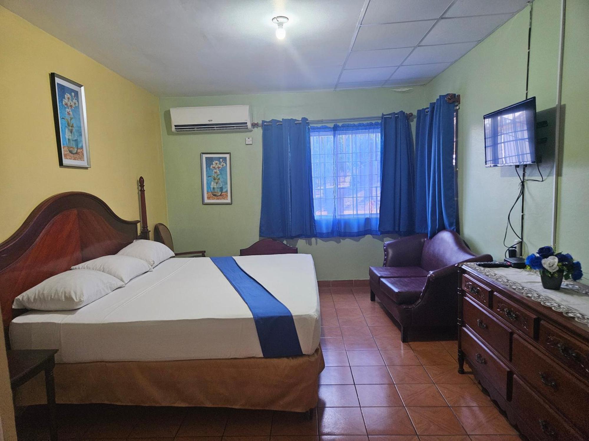 Palm Bay Guest House & Restaurant Montego Bay Kültér fotó