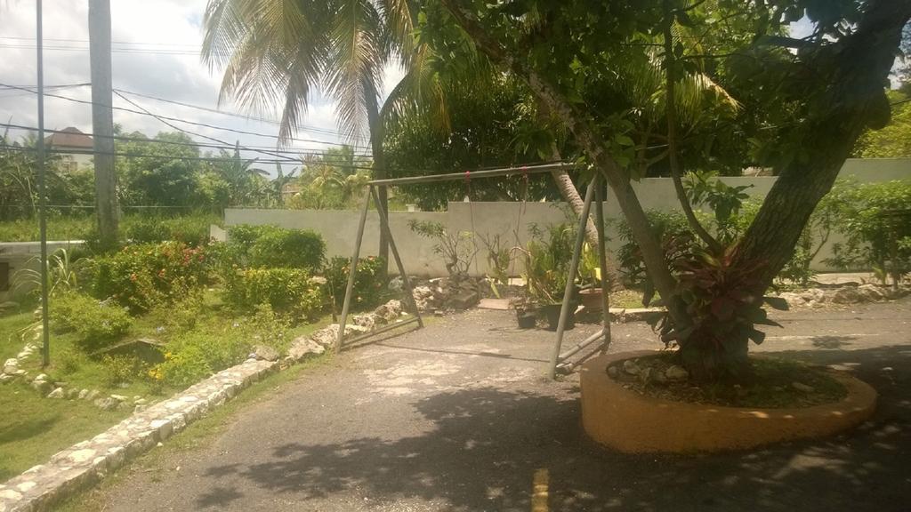 Palm Bay Guest House & Restaurant Montego Bay Kültér fotó