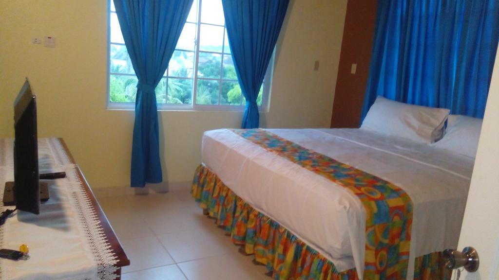 Palm Bay Guest House & Restaurant Montego Bay Kültér fotó