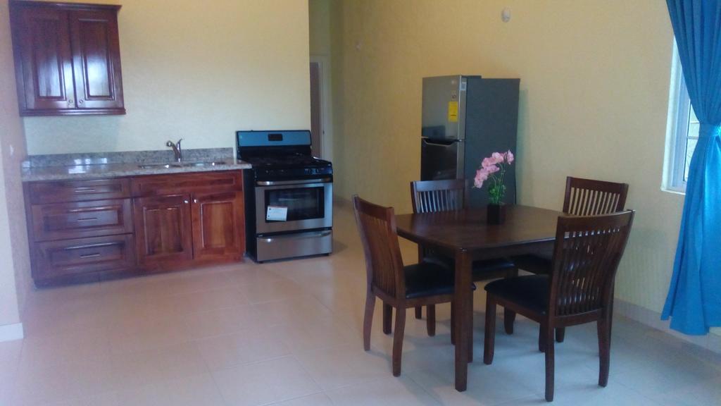Palm Bay Guest House & Restaurant Montego Bay Kültér fotó